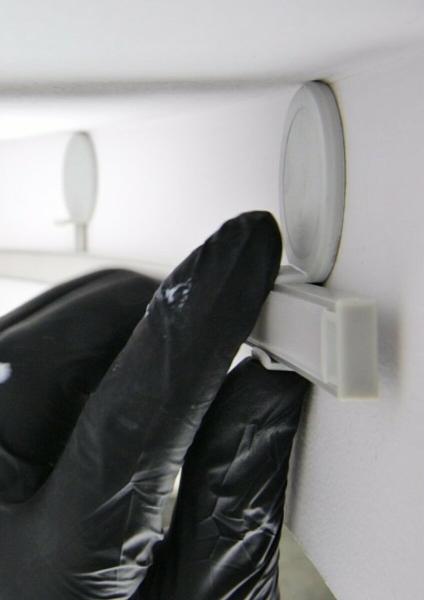 Befestigung für LED Profile in einer Ebene montiert